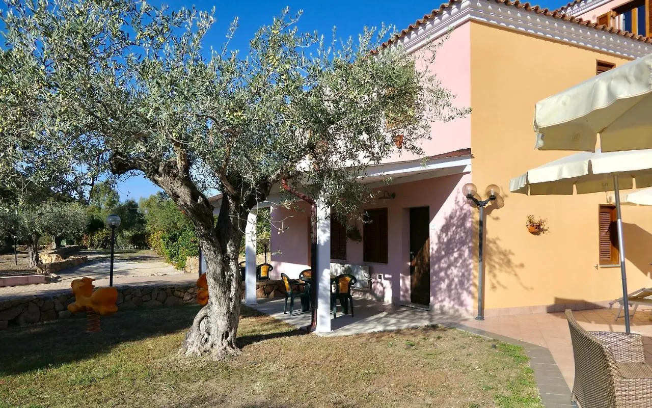 Lejlighedshotel Residence Con Piscina A Sos Alinos Cala Liberotto Italien